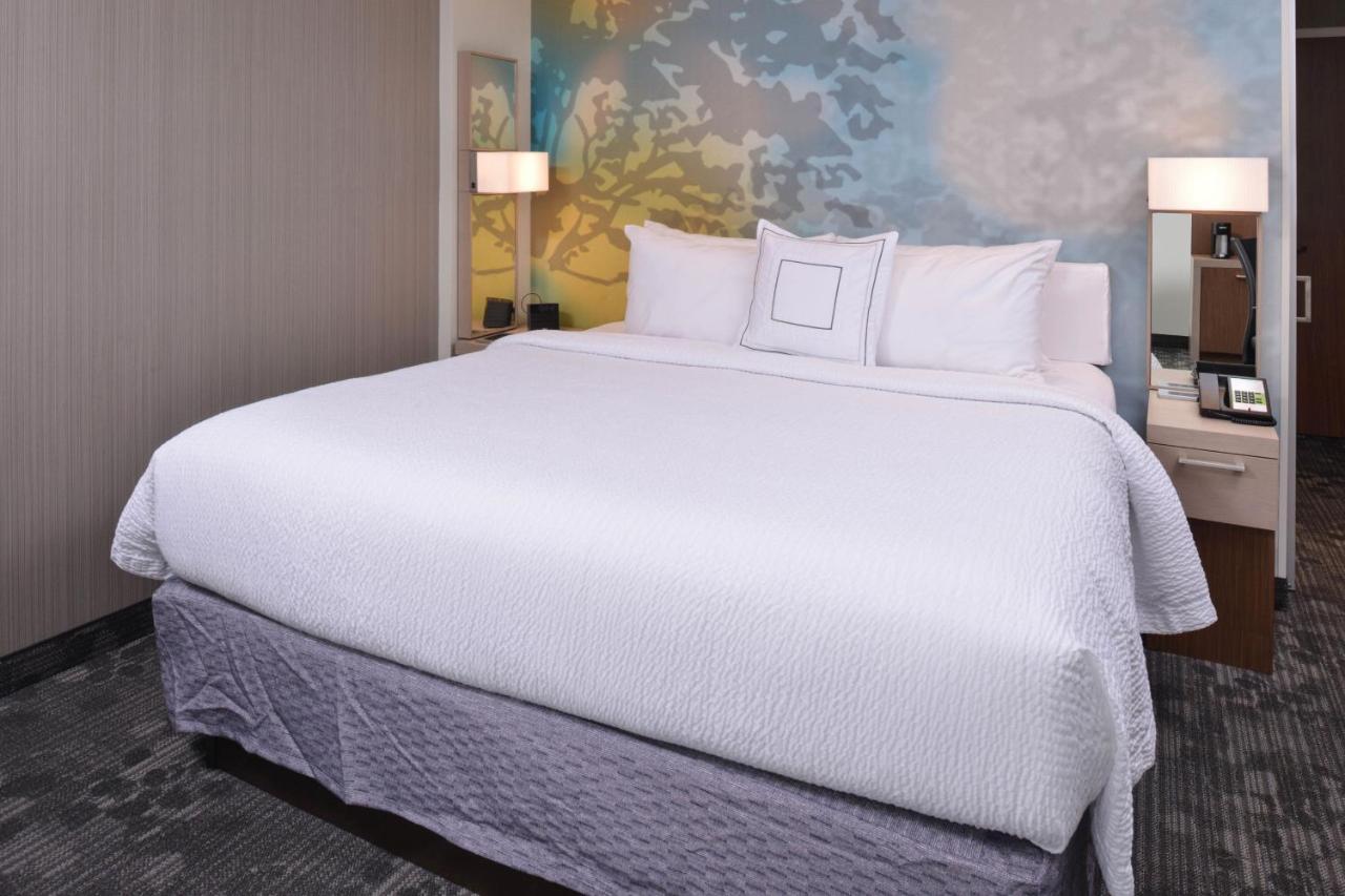 Courtyard By Marriott Boston Littleton Hotel Exterior foto