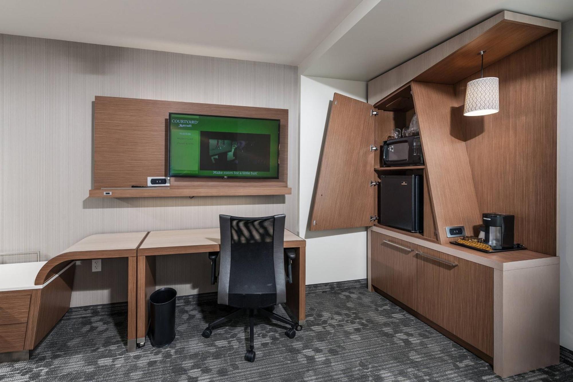 Courtyard By Marriott Boston Littleton Hotel Exterior foto
