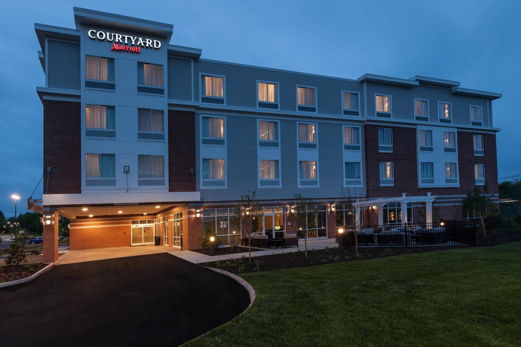 Courtyard By Marriott Boston Littleton Hotel Exterior foto