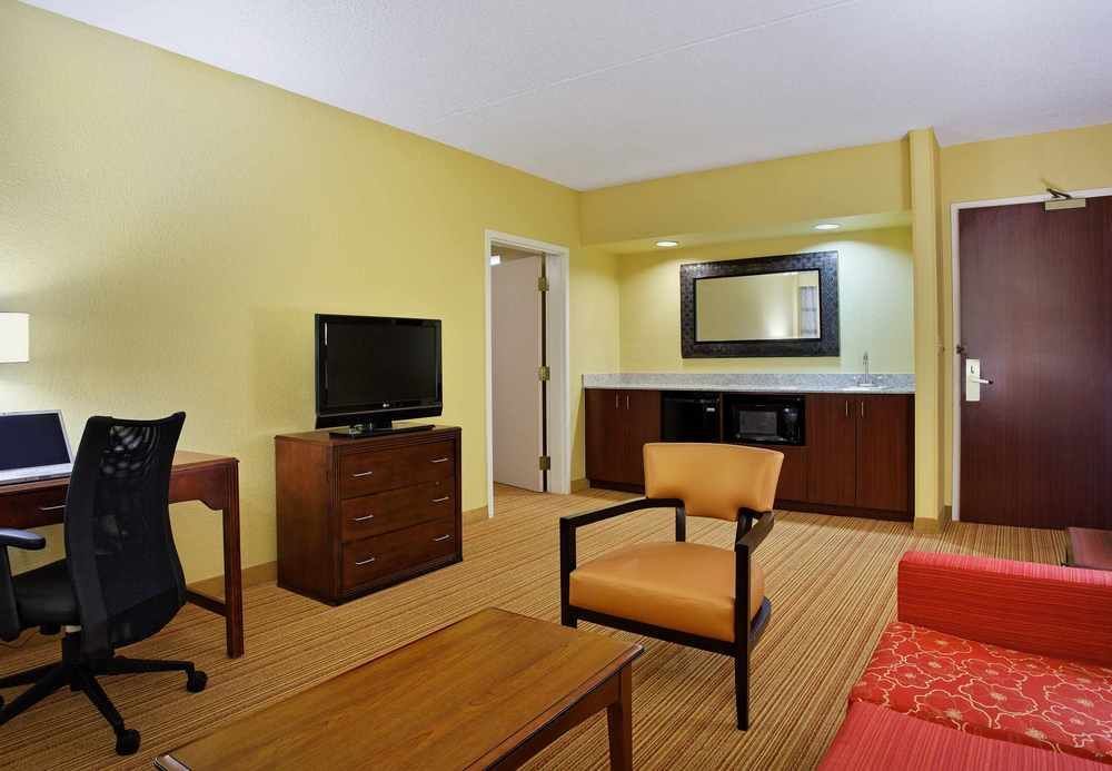 Courtyard By Marriott Boston Littleton Hotel Exterior foto